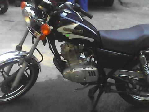 se vende gn suzuki 125 año 2006 papeles al dia