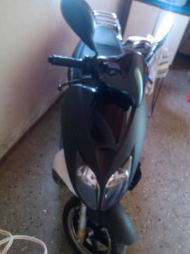 se vende moto scuter