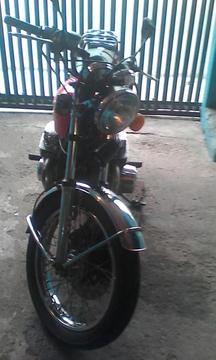 SE VENDE O SE CAMBIA MOTO HONDA 750cc AÑO 99