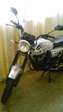 Se vende Moto bera Socialista 150cc en perfecto estado 2015
