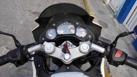 Se cambia o Se Vende bera R1 200 2014