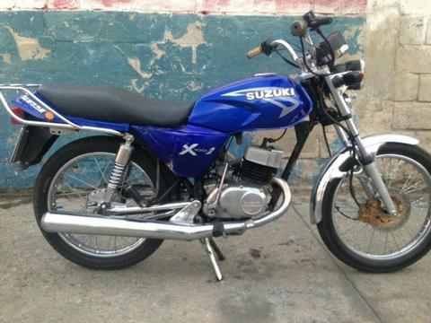 Moto Suzuki Ax100-2