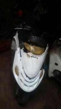 Vendo Moto Ava Año 2006