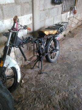 Vendo Moto Bera