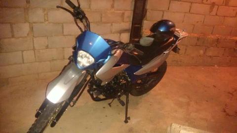 Moto Um Dsr en Excelente Estado