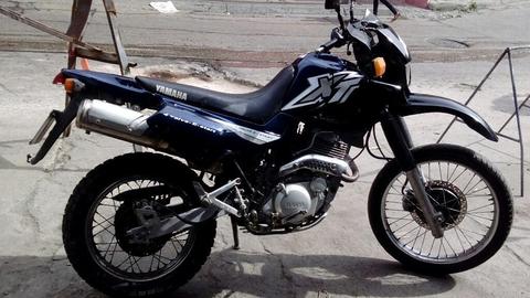 Vendo Xt Año 2001 en Buen Estado Matricu