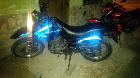 Vendo Moto Tx 200 Año 2011