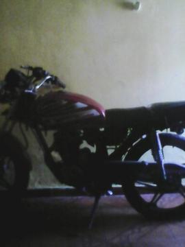 se vende moto bera