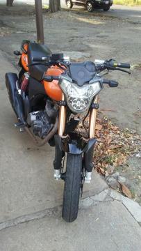 Vendo Moto Rkv 2013