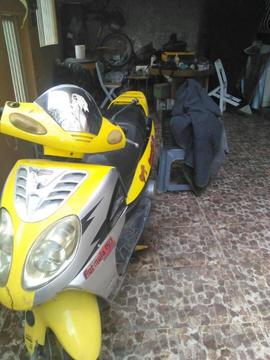 Se vende moto