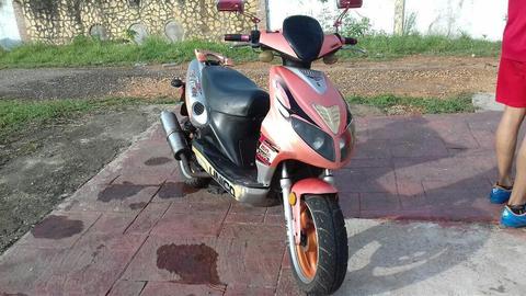 Vendo Moto Typhonn 2009 Economica