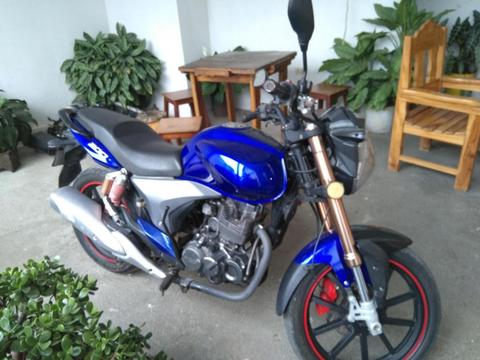 vendo moto RKV