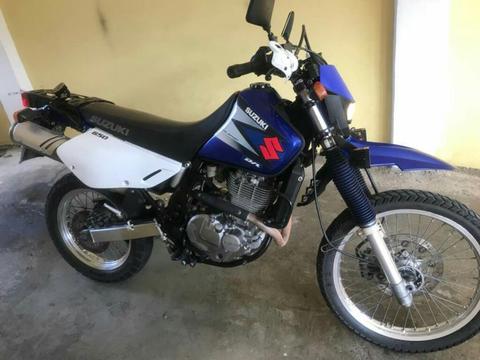 Moto Suzuki