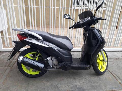 Vendo mi bella moto