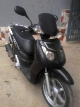 MOTO OUTLOCK EMPAIRE 150CC 2013