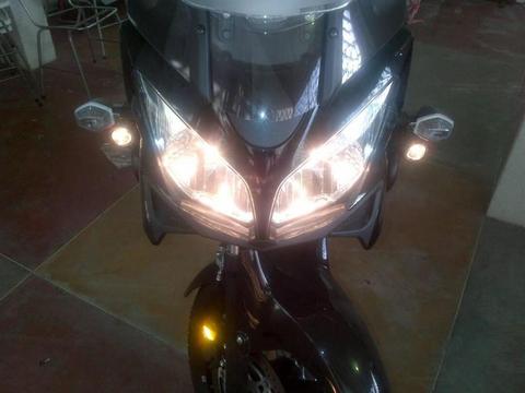 MOTO SUZUKI VSTROM 1000 AÑO 2013