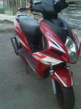 vendo moto automatica bera