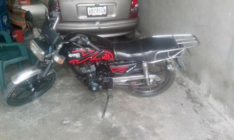 vendo moto md aguila 2013