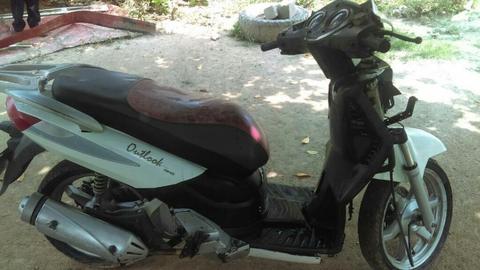 Vendo Moto con Detalles