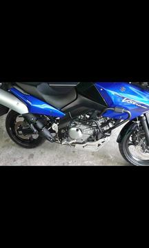 Suzuki v strom 650cc azul