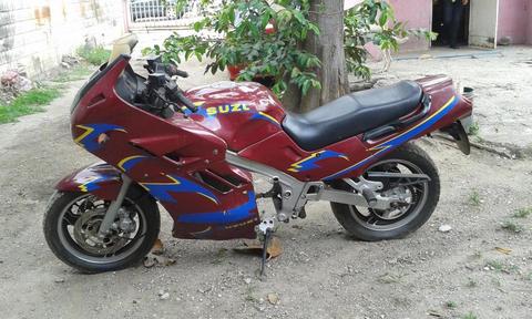 vendo moto zusuki