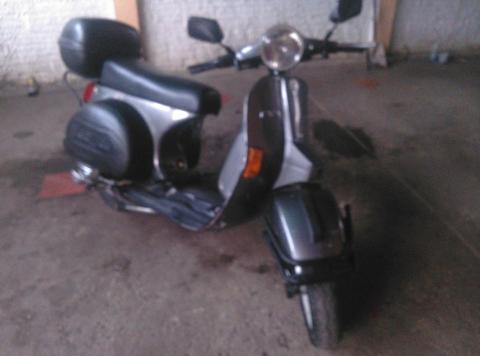 SE VENDE VESPA MLM 150