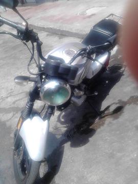 SE VENDE O CAMBIO BERA 200