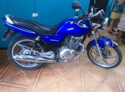 moto SUZUKI EN 125A2