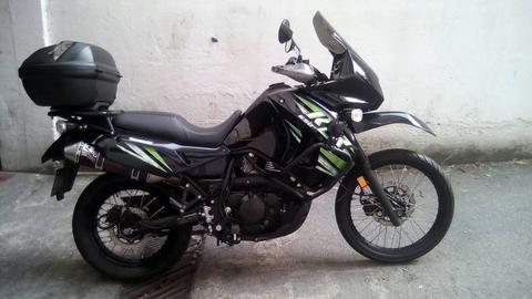 Se vende moto KLR 650 como nueva