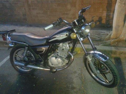 vendo o cambio por moto igual valor Suzuki Gn 125h