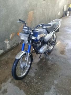 Vendo Moto Suzuki Año 2006