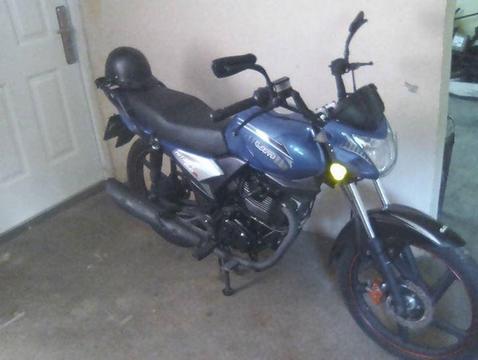 se vende moto um 7500km