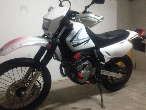 Suzuki Dr 650 (2010)