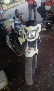 Vendo Mi Moto O Canbio por Yamaha