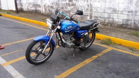 VENDO MOTO MD AÑO 2013