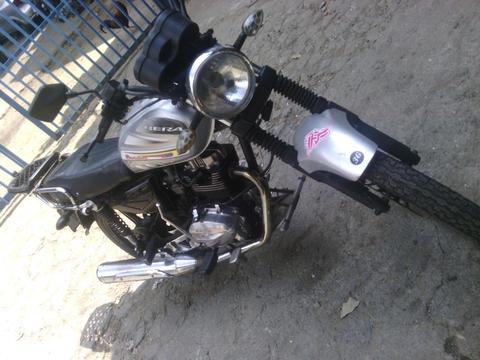 Se vende moto bera socialista 2013