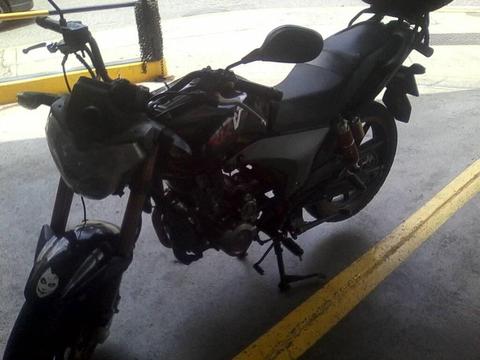 se vende moto RKV 200 año 2013