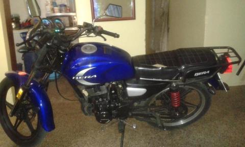 vendo mi bera 200 año 2014 muy bien conservada