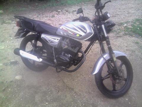 vendo moto socialista 2013 como nueva llamen 04268805971