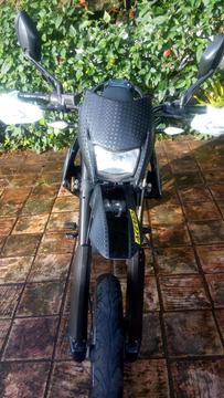 vendo moto dt bera buen estado todo al dia varios accesorios perfecto estado interesados llamar