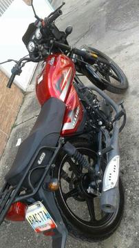 Vendo Moto Um Max 150cc Año 2015