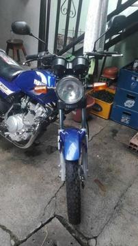 SE VENDE YAMAHA 125 al pelo 04147190955 para hoy