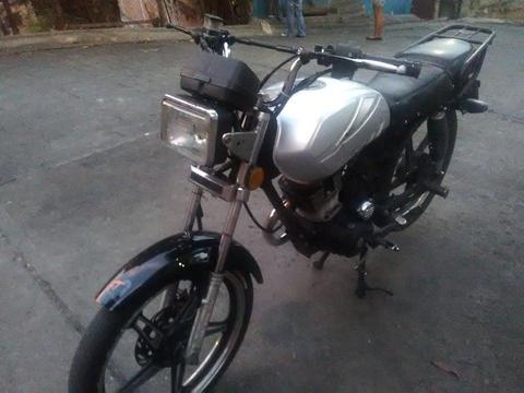 se vende o se cambia jaguar 2006