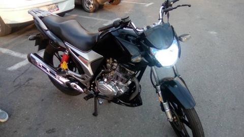 se vende o cambia hj cool en excelente estado