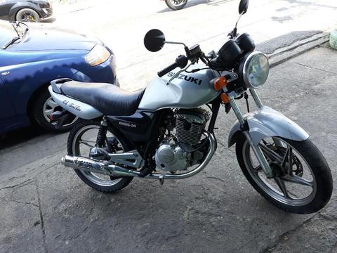 Moto Suzuki en 2012
