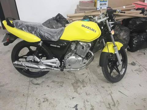 Vendo Moto en Suzuki Año 2016 0 Kilometr