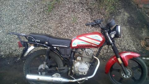 Se Vende Moto Barata 04142435937