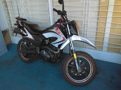 VENDO MI TX 200 AÑO 2012