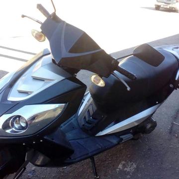 Vendo Moto Matrix 2012 por Urgencia