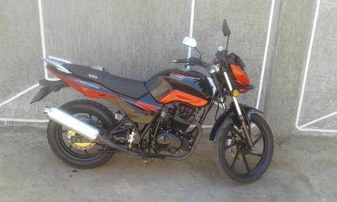 VENDO MOTO UM FASTWIND 200 AÑO 2014